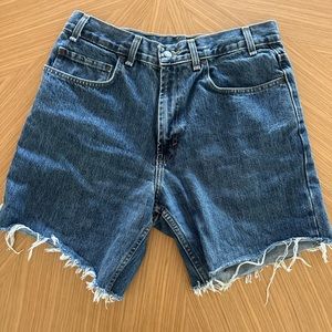 CUT OFF DENIM SHORTS